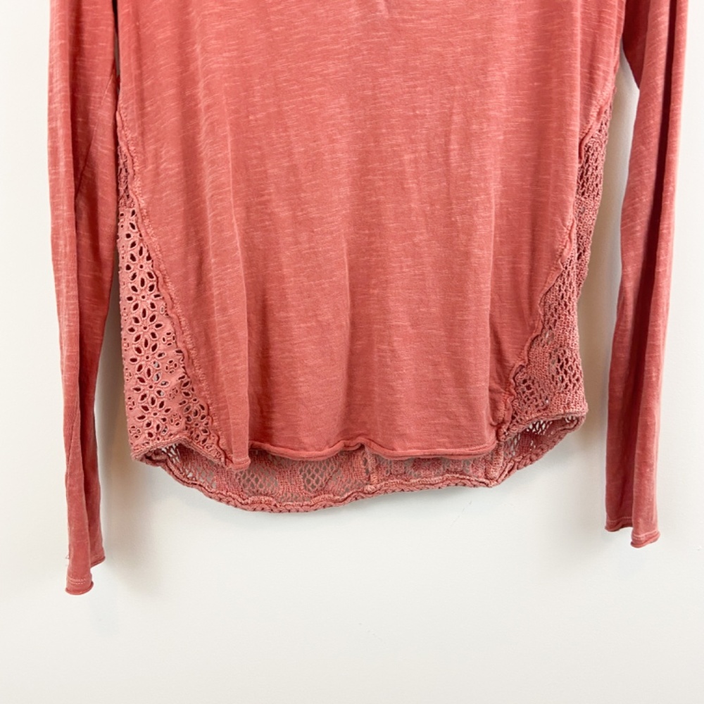 Free People Coral Patches Of Lace Henley Top XS - Picture 4 of 10
